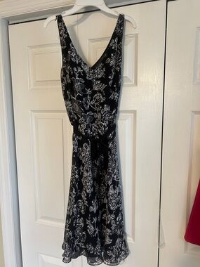 LOFT Black and White Floral V-Neck Tie-Waist Midi Dress